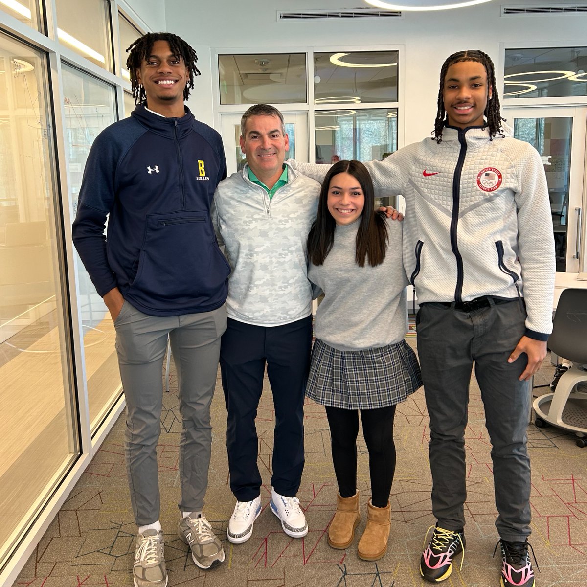@bullisschoolalumni sharing wisdom with future generations! Jason Goldblatt '88, real estate entrepreneur and Chairman/CEO of Foundation Housing, inspired our Personal Finance class with insights on gratitude and savings. Thank you for the enriching visit, Jason!