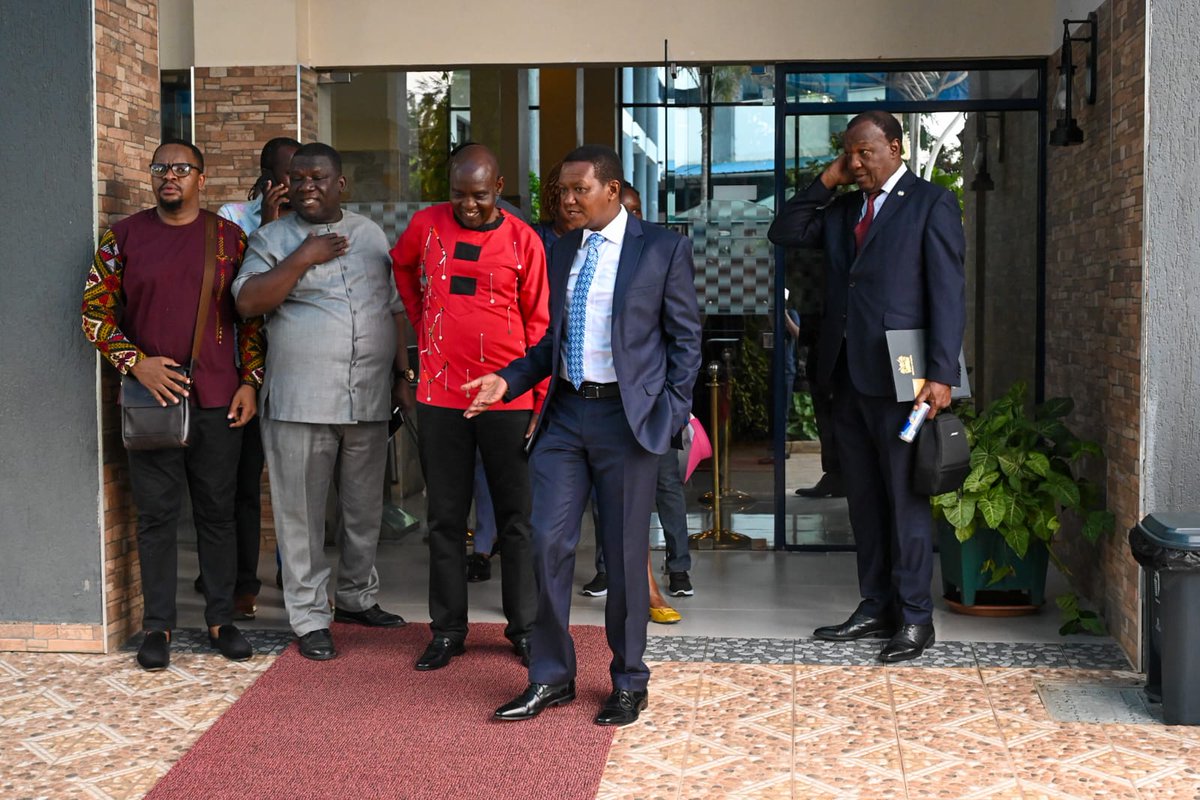 1/ PS Tourism today joined H.E President @WilliamsRuto, CS @Min_TourismKE @DrAlfredMutua and other senior National and County government officials during the Second @HomaBayCountyKE International Investment Conference at #TomMboyaUniversity in Homabay County.