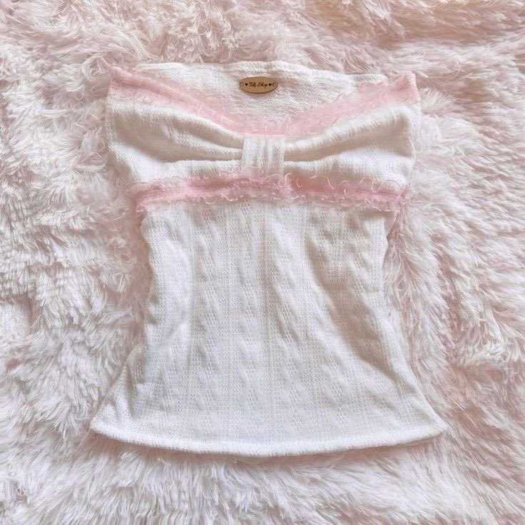 strawbunnybisou's tweet photo. this skirt with this top omg https://t.co/drNp9CrIs0