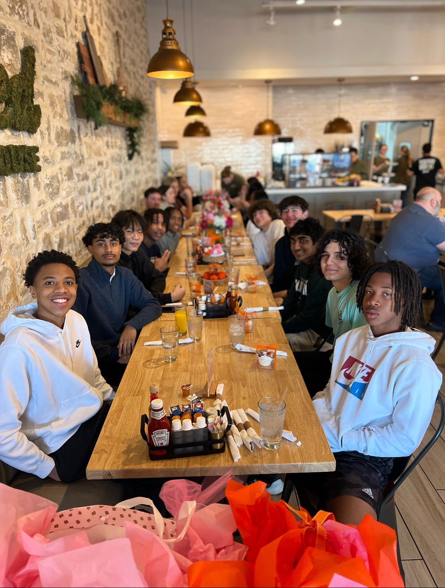 reedybasketball's tweet photo. Congrats to @BrandonCowart on his exciting news!! We couldn’t be more happy for you!! A very BIG THANKS to all of those involved with putting together the baby shower for Coach Cowart!! 🙏🙏🙏 #CHUTES #family #rhsroar

@ReedyLions @ReedyBooster @Reedy_Softball https://t.co/pefHdPrCbd