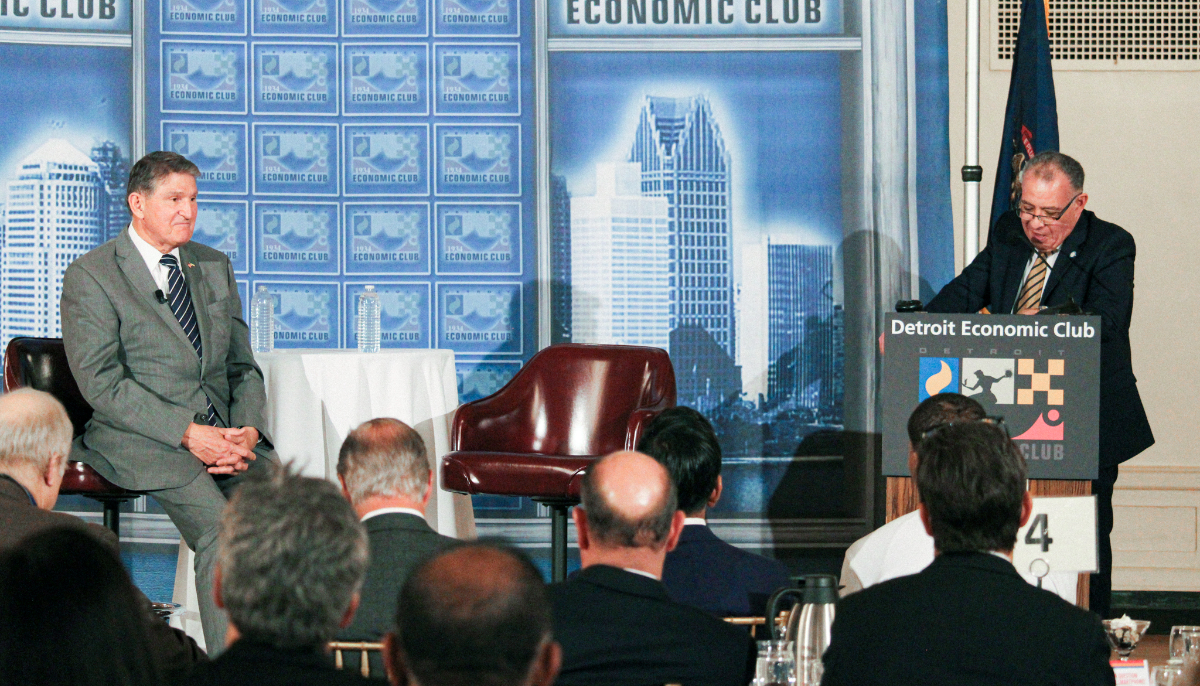 LTU President @tarekmsobh served as presiding officer at yesterday's meeting of the @deteconomicclub, featuring an appearance by West Virginia @Sen_JoeManchin. #WeAreLTU