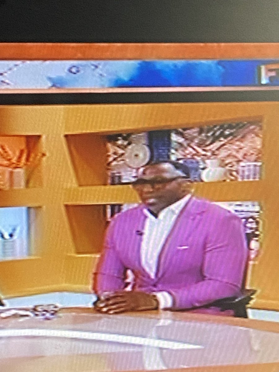 marcinglis2's tweet image. Is Shannon Sharpe auditioning for a part as a parade float?