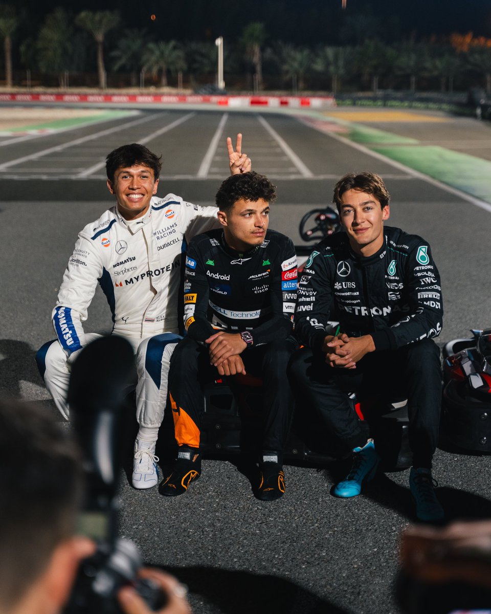 GeorgeRussell63's tweet photo. Just like old times ✌️ https://t.co/FWCOfqycYx