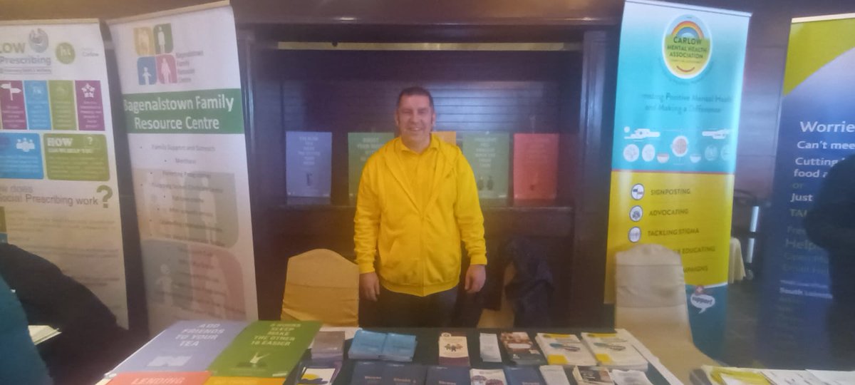 Committee member Jason was delighted to meet everybody and promote #mentalhealthawareness  at the   Carlow Older Persons Forum  roadshow in the Lord Bagenal Inn Hotel this morning.
Didn't he look great in our Sunny Yellow colours?
#olderpersons #mentalwellbeing #positiveageing