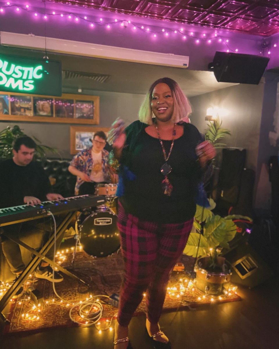theDaysofTomoro's tweet image. An unforgettable night performing alongside the incredibly talented @DavinaSongbird and @SaffronGrey for Davina Songbird’s debut release part, 'I'm Worthy.' 🎶 Don't miss out on hearing this powerful tune, on all streaming platforms right now! #ImWorthy #MusicMagic"