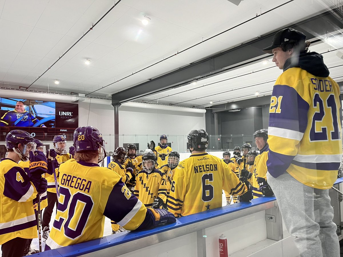 PondonMadison's tweet photo. A special skate for the @mankato.hockey Peewee B2 Purple with the @minnstmhockey !!! 🤩 https://t.co/D7AcoRV0HL
