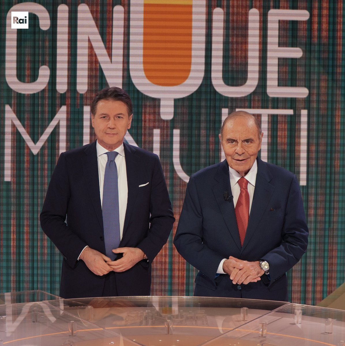 RaiPortaaPorta's tweet image. #GiuseppeConte fra poco ospite a #CinqueMinuti #27febbraio