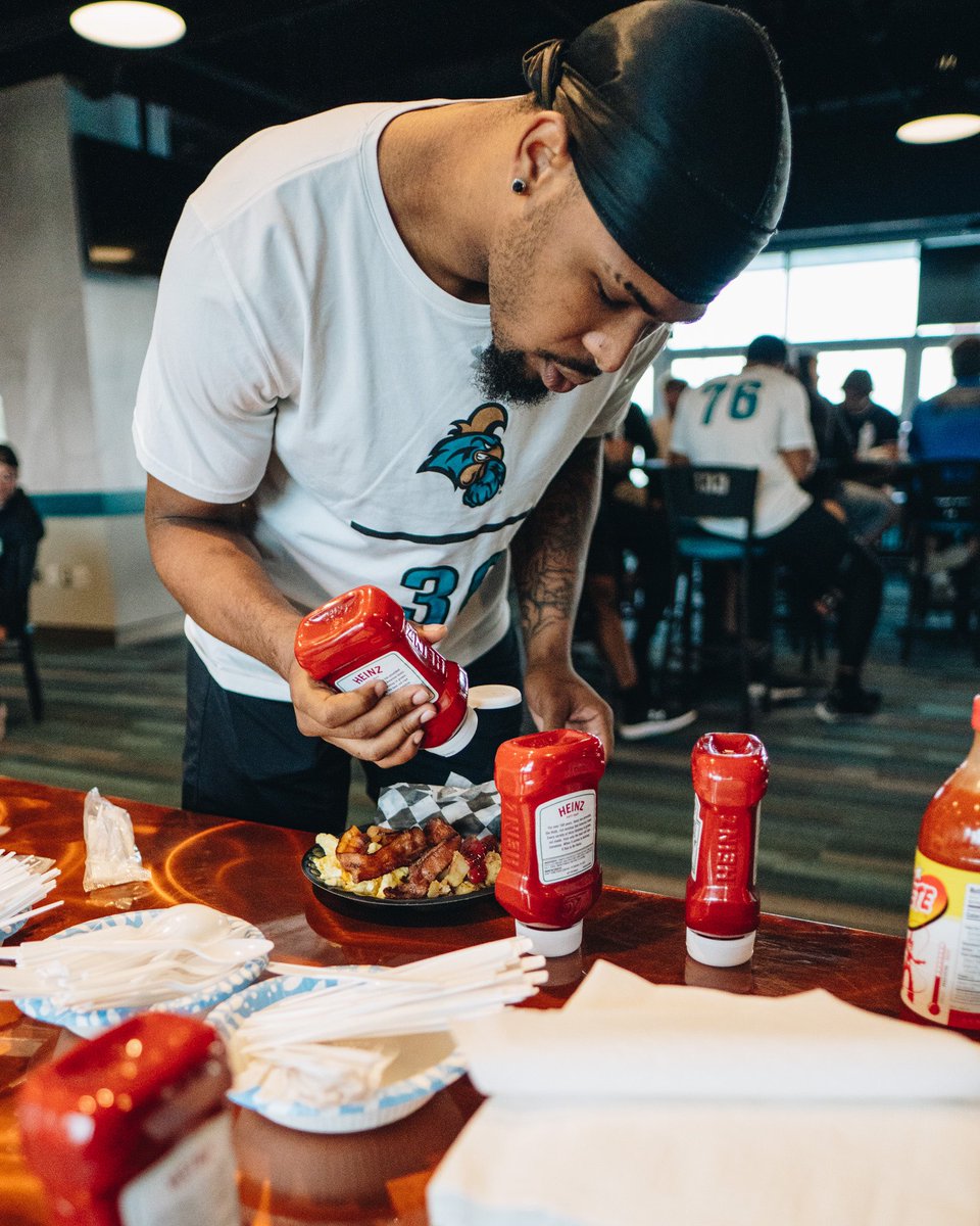 Gotta fuel up ⛽️ #BALLATTHEBEACH | #FAM1LY | #TEALNATION