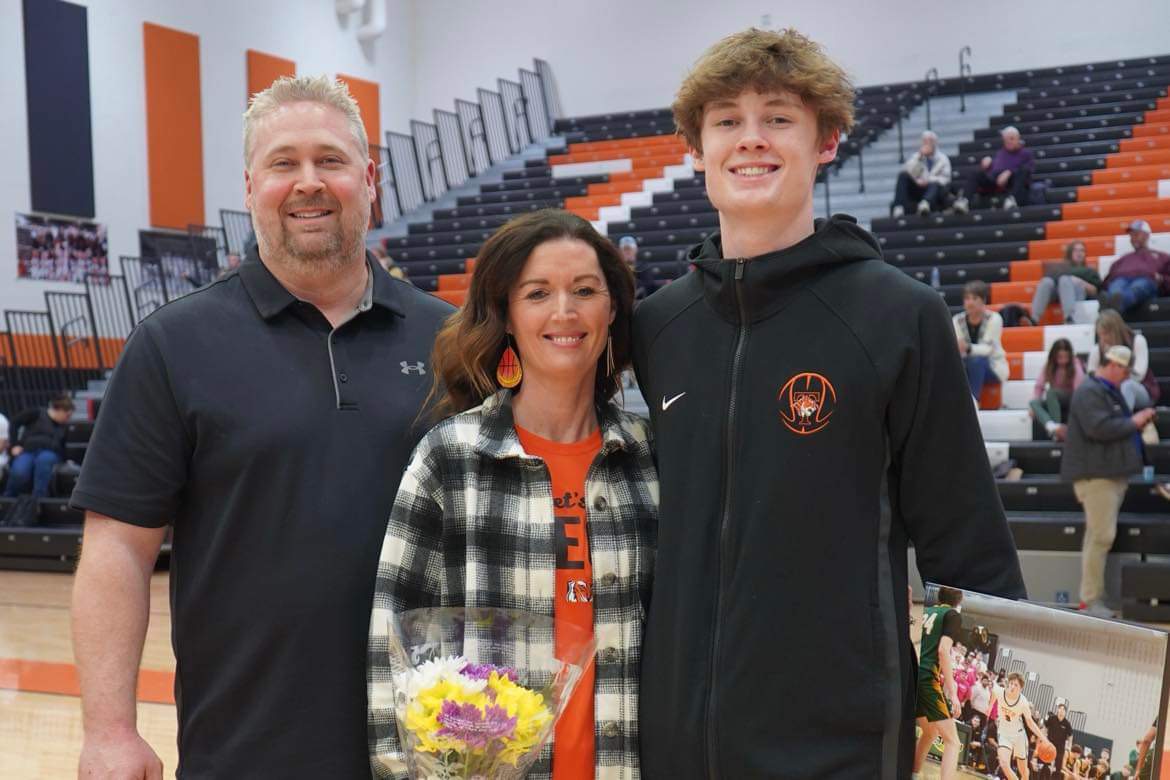 🎓Senior Palmer Baynes and parents!

#Tigerpride