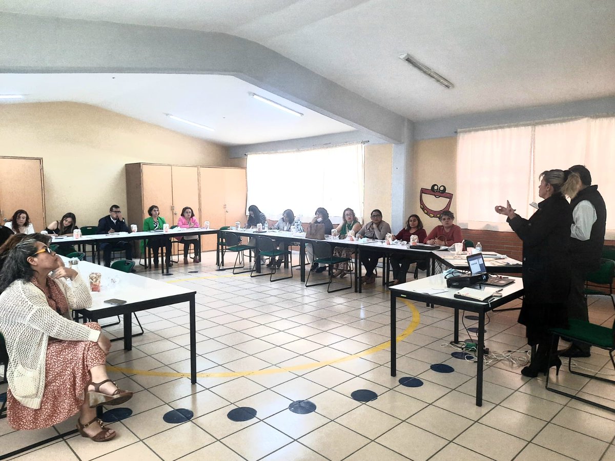 SREBEcatepec's tweet photo. Se realizaron reuniones de carácter administrativo con responsables de los movimientos de personal de todas las supervisiones escolares, con la finalidad de unificar criterios y mejorar los procesos en esta materia.
#ElPoderDeServir 
@arturougaldea_ https://t.co/bYs5GzS93o