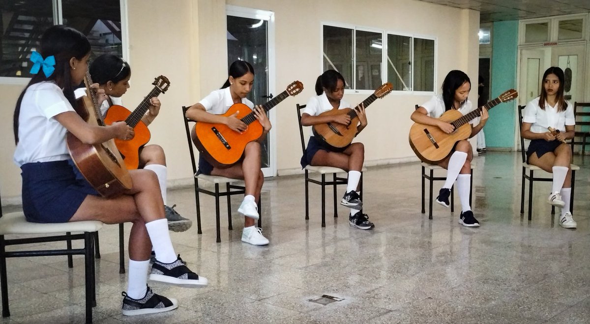 🇨🇺¡Vive #CubaEsCultura con #SantiagoDeCuba!🎶🎭 En la Escuela Profesional de Arte José María Heredia. 🩰💃🏽 ¡Únete a nosotros y descubre #ElArteDeEnseñarElArte! <a href="/CubaEsCultura/">MinCult - Cuba</a> <a href="/CNEArtCuba/">Centro Nacional de Escuelas de Arte_CNEArt Cuba</a>