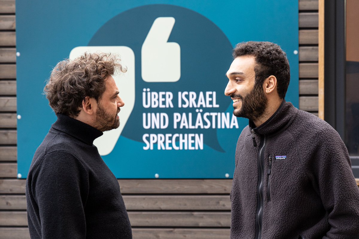 So kann es auch gehen. Auf der #Berlinale2024: der Jude <a href="/ShaiHoffmann/">Shai Hoffmann 👁‍🗨</a> &amp; der Palästinenser Ahmad Dakhnous reden sich die Zungen wund: mit Aufklären, Verstehen, Erwidern, Einordnen, Nachfragen…&amp; das auch an Schulen! Unermüdlich! Eine Antwort der Stunde.👇💚boell.de/de/2024/02/26/…