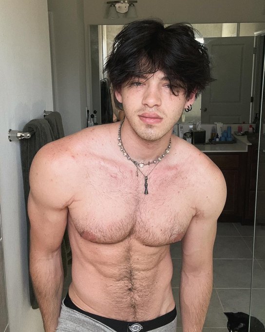 Sassy or into it? https://t.co/UiiAGwL1WI