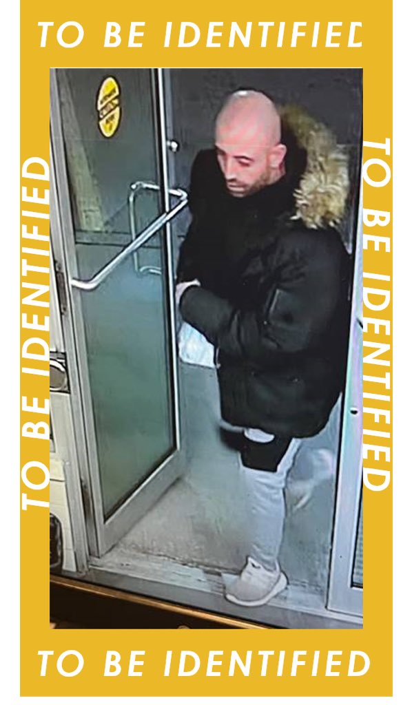 Can you help us identify this individual?
 
They are allegedly responsible for a Theft which occurred in the area of Kingston Rd. and Morningside Av. on February 13th, 2024.
 
Anyone with info, pls call 416-808-4300, email 86142@Tps.ca or
 
<a href="/1800222TIPS/">1800222TIPS 🇨🇦</a> #ScarbTO GO335767

^jr