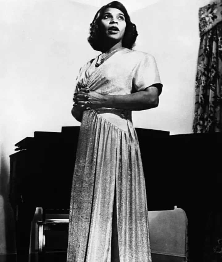 Born on February 27, 1897, Marian Anderson was a celebrated classical singer who made history as the first African American to grace the stage of the Metropolitan Opera.
