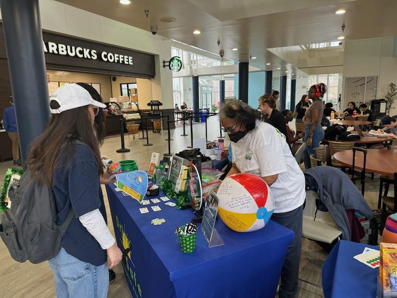 DriveSafeHR's tweet image. @DriveSafeHR is at ODU&apos;s Spring Break Fair. Safety is the key to an unforgettable spring break experience! 🌴🌊 Join us in learning about the different ways to stay safe during the break. Let&apos;s make this break both enjoyable and secure! #SafeSpringBreak #DriveSober #757Sober_Ride