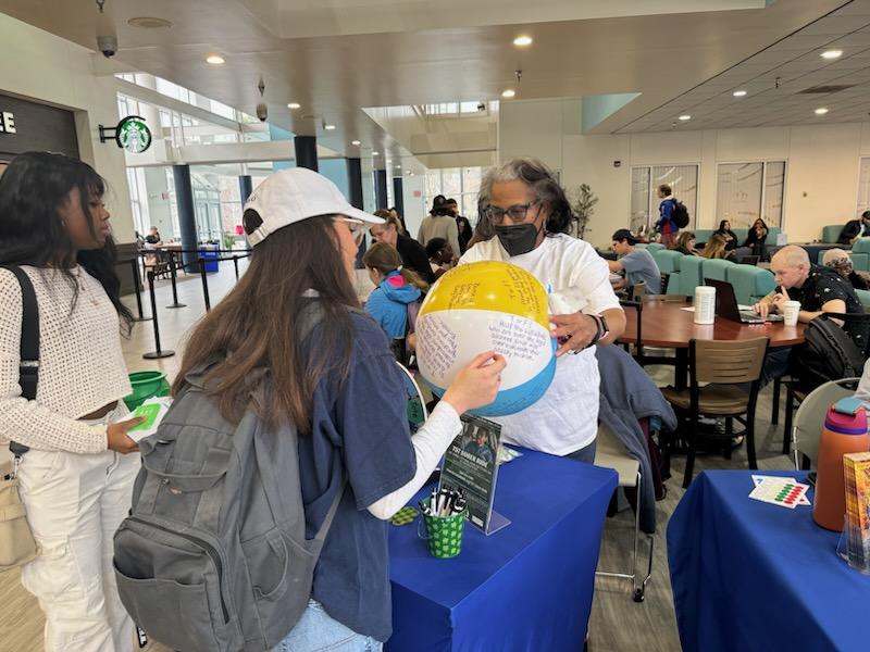 DriveSafeHR's tweet image. @DriveSafeHR is at ODU&apos;s Spring Break Fair. Safety is the key to an unforgettable spring break experience! 🌴🌊 Join us in learning about the different ways to stay safe during the break. Let&apos;s make this break both enjoyable and secure! #SafeSpringBreak #DriveSober #757Sober_Ride