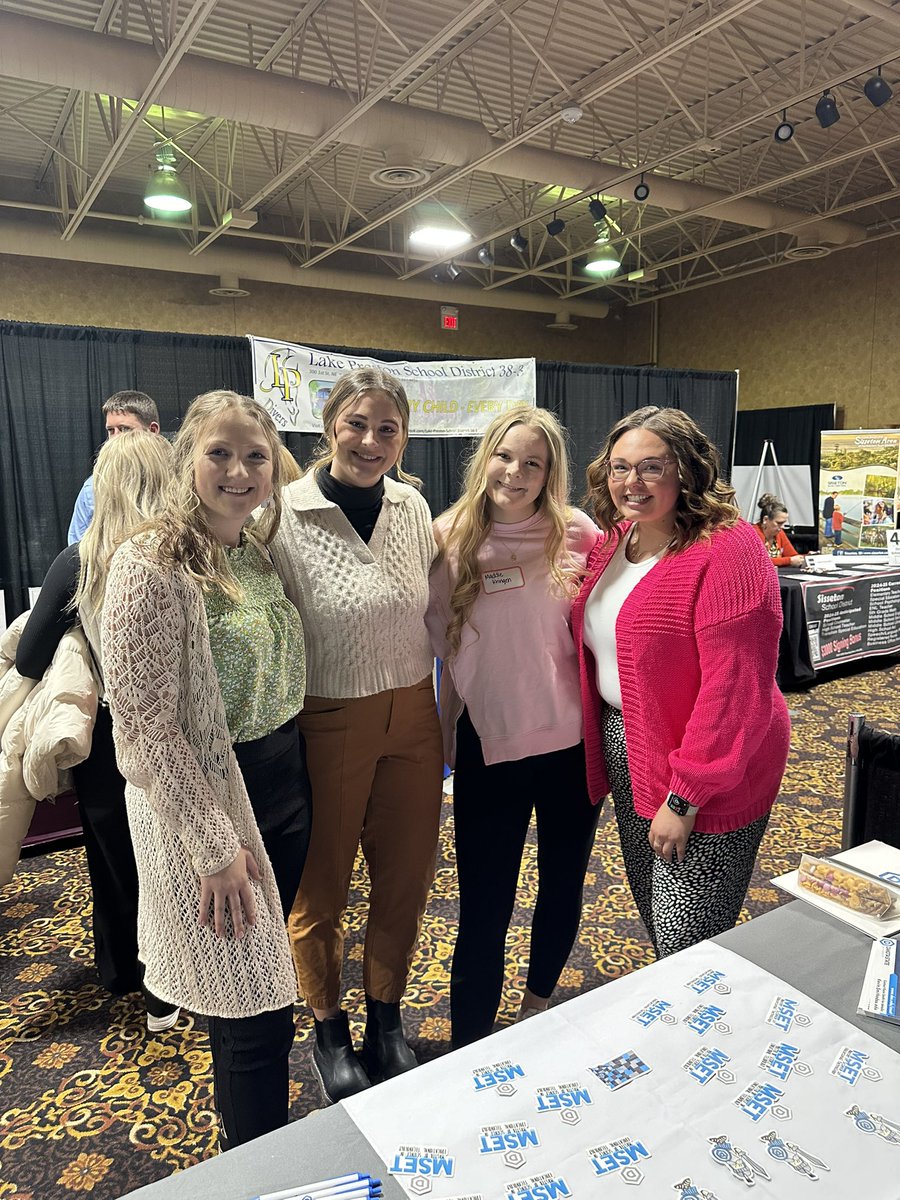 Teacher fair today! Let the job search begin! #educators #gotrojans <a href="/MissOStieben/">Olivia Stieben</a> <a href="/missjosieb/">Josie Bartscher</a> <a href="/MadelineKringen/">Madeline Kringen</a>