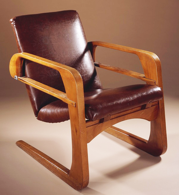 #Furniture and #industrialdesigner #KemWeber was the first to design a #chair that came packed in pieces to be assembled by the buyer, like #IKEA does today.
facebook.com/antiquesandmor…
