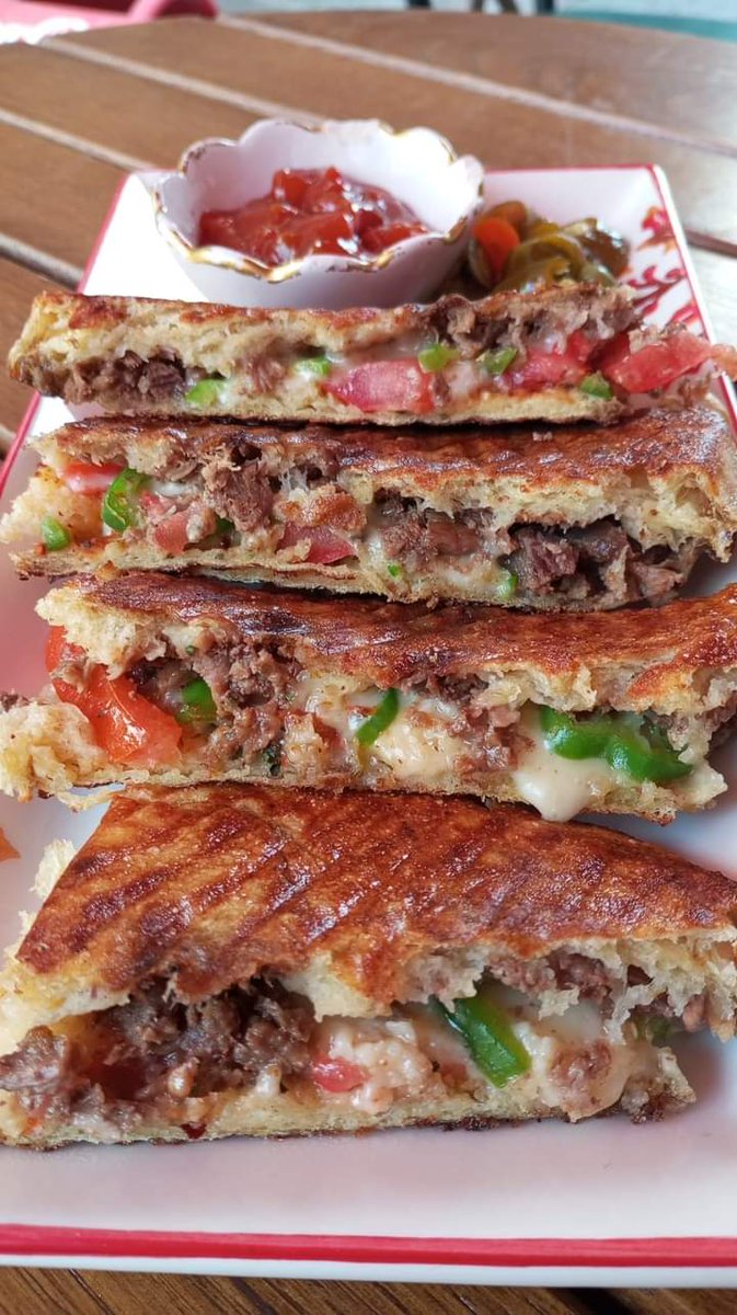 cengizcelik09's tweet photo. Bombatos
Bazlama Ekmeğinde
Dana Kavurmalı 
Bergama Tulum Peynirli 
Dünyada Eşsiz Bir Lezzet 
Ayrıca 
Cheddar Peynirli 
Kaşar Peynirli 
Rus Salatalı ve
Sade Seçenekleriyle 
Sriracha Sos ve Jalepone Biber Sunumuyla...
Harbi Lezzet Aydın'da Hükümet Bulvarı Halkbank Arka Sokağında... https://t.co/aG3ERcfhT9