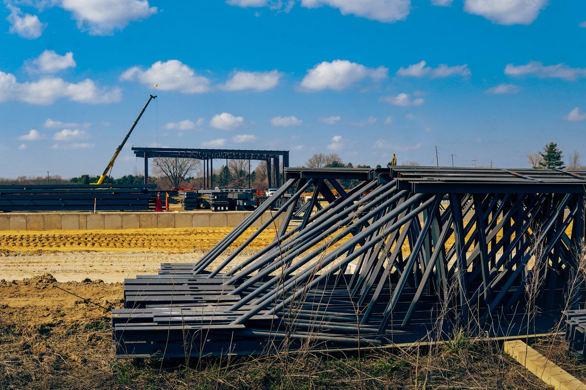 The sun is shining and steel is being raised - it's another beautiful day full of progress in Battle Creek! 

#economicdevelopment #battlecreek