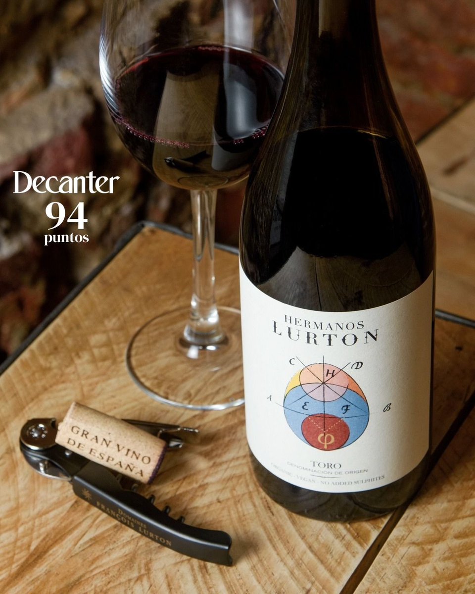 En su selección de 39 vinos de Toro, <a href="/Decanter/">Decanter</a> coloca a Hermanos Lurton Sin Sulfitos 2022 entre los más destacados, otorgándole 94 puntos 🍷 1/2
#vinoshermanoslurton #dotoro #sinsulfitos #decanter #bodegascampoeliseo #enoturismo #compartircampoeliseo #winelovers <a href="/FrancoisLurton/">François Lurton</a>