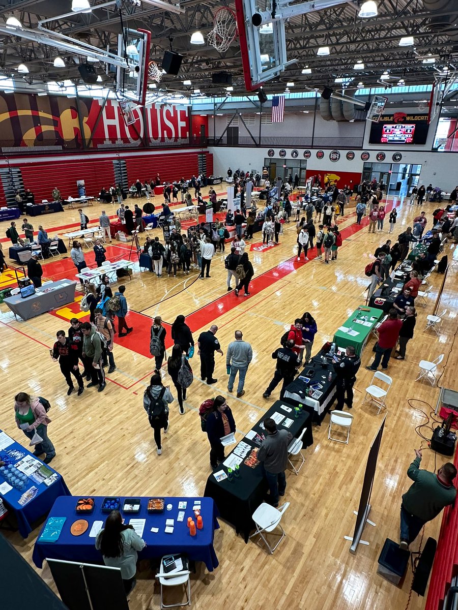 CarlisleCTE's tweet photo. 50 businesses. 800 students. One awesome day! 

CHS CTE Career Fair 2024 is underway! https://t.co/VpSxBAB0J7