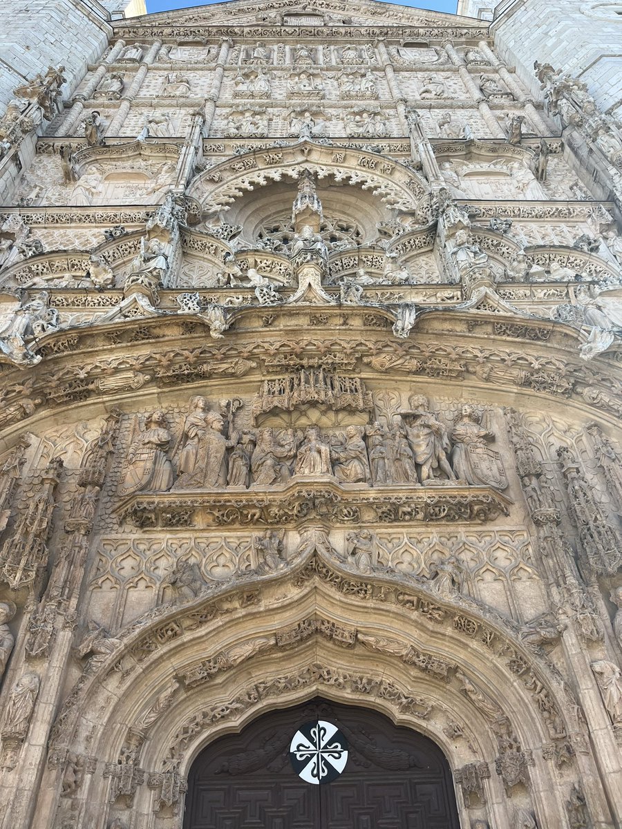 peral_davinia's tweet photo. El Colegio de San Gregorio, un lugar que le proporciona al alumnado de Educación Primaria conocimientos sobre historia, arte y patrimonio cultural, además de desarrollar un apreciación profunda del arte y reflexionar sobre temas para su desarrollo integral #EUMZA #DCCSS https://t.co/lRzf0TfU1M