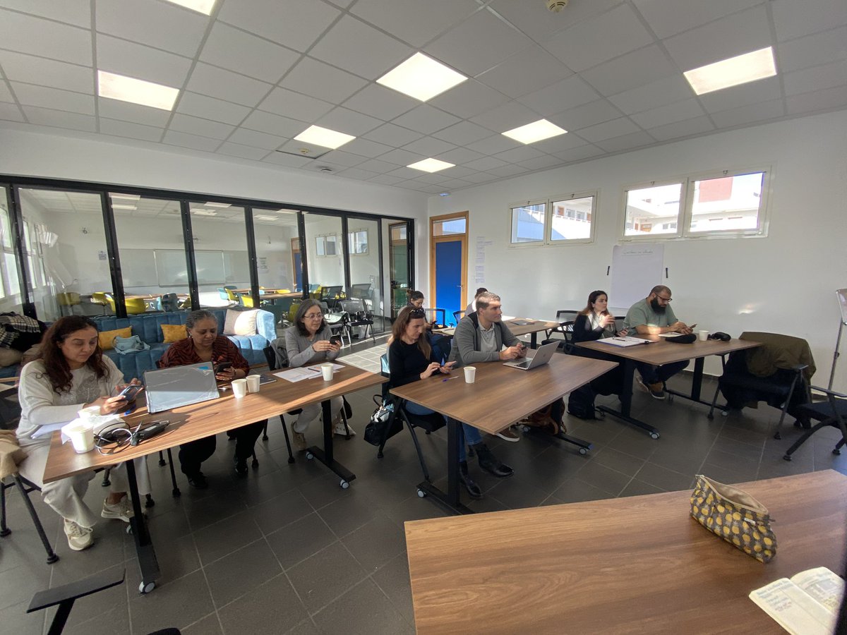 Laprofdoc_rock's tweet photo. Regroupement @OSUIPedagogie bibliothécaires/professeurs-documentalistes #cdprabat
✅ Communiquer et valoriser le #centrederessources
🗄️Espaces et aménagement
🤖Enseigner avec l’ #IA
Merci pour les rencontres, les discussions et les partages !!! 📚💻
#profdocs #documentalistes https://t.co/Wt5ltcJqdt