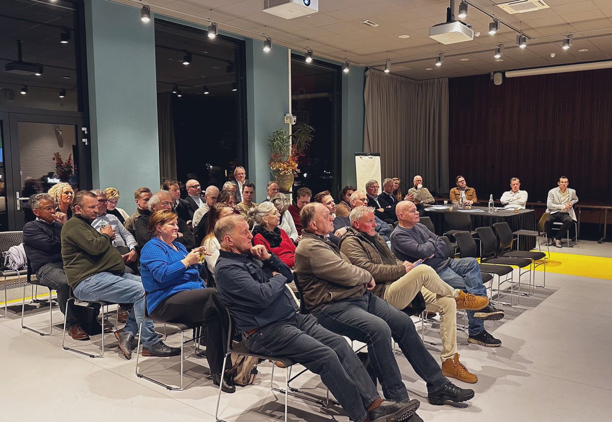 De gemeenteraad van #Losser gaat vanavond in eigen gemeente (en in ‘t Lossers Hoes) op reis naar een nieuwe toekomstvisie. 

#RaadLosser