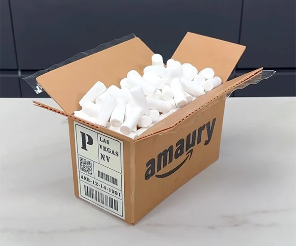 sandboxworld's tweet photo. https://t.co/ylUa2rMbGI 
The masterpiece of confectionary magic by Amaury Guichon – a shipping box so real and edible, the delectable creation mirrors the iconic Amazon delivery box. #AmauryGuichon https://t.co/2wGj7RpCTC