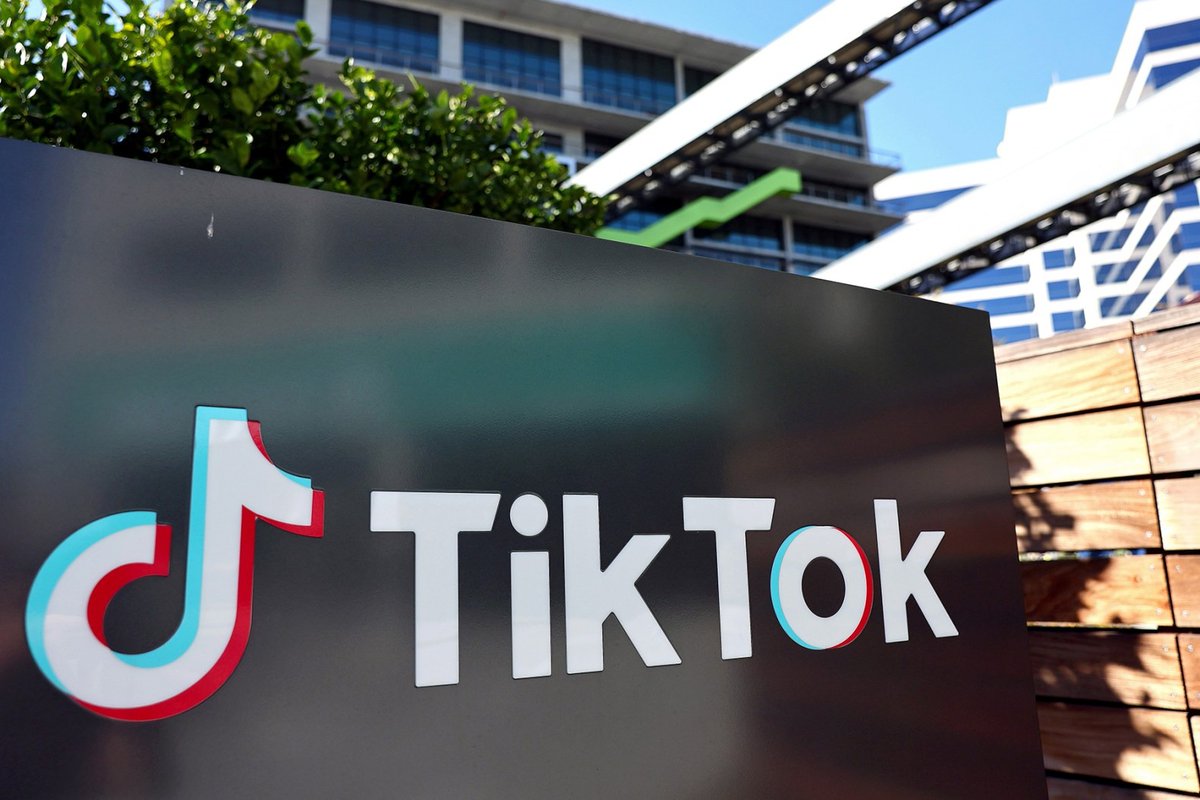 The war between TikTok and Universal Music Group that began earlier this month has escalated as more music has been removed from the app. More: rollingstone.com/music/music-ne…