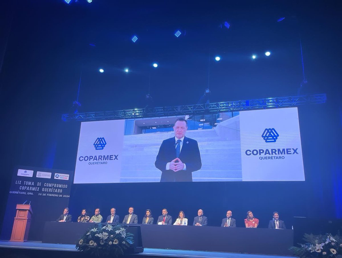 EdgarRoen's tweet photo. LIX Ceremonia Toma Compromiso Consejo Directivo #Coparmex Querétaro 2023 - 2024 
Felicitación a Beatriz Hernández Rojas por ser electa como Presidente de este Centro Empresarial, todo el éxito. 
•
@coparmexqro1 
@Coparmex 
#coparmexqueretaro 
#Coparmex #ComisionViviendaCoparmex https://t.co/MjcGyU4KG7