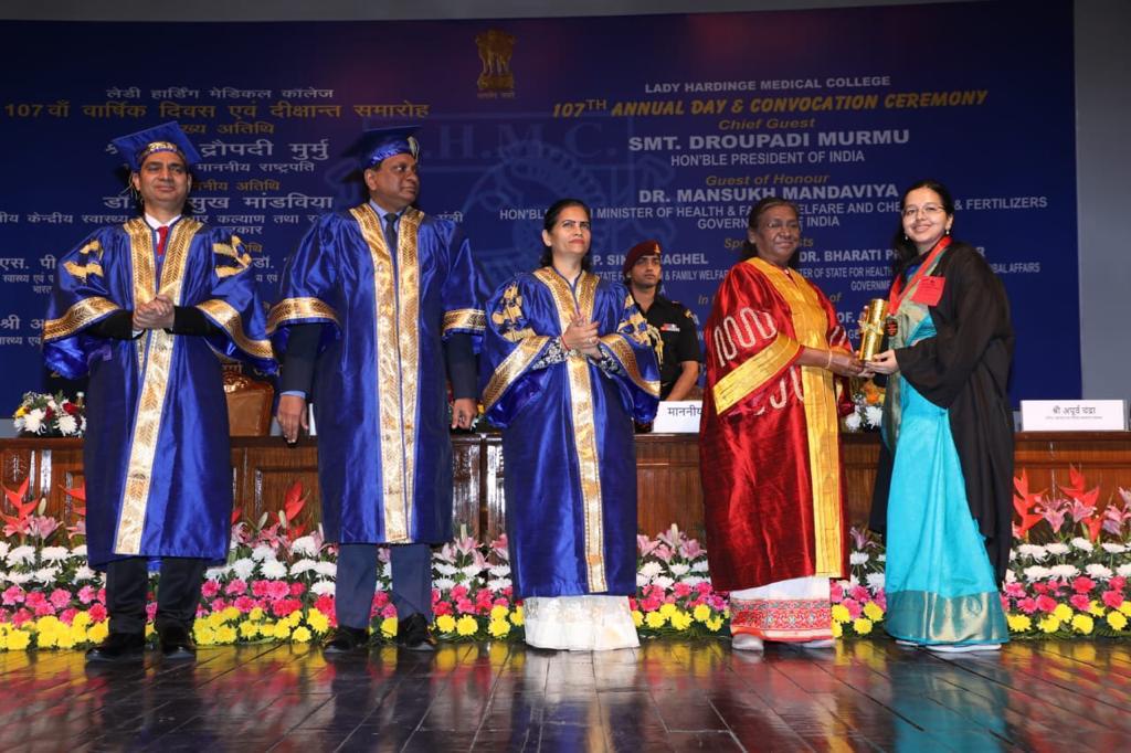 107 Annual day n convocation ceremony was graced by The President of India as chief guest will always be live in history of LH. 2020, 2021 n 2022 MBBS passed out were conferred degrees n awards. We will follow the light you brought to LH. Abhinandan! @PMOIndia @mansukhmandviya