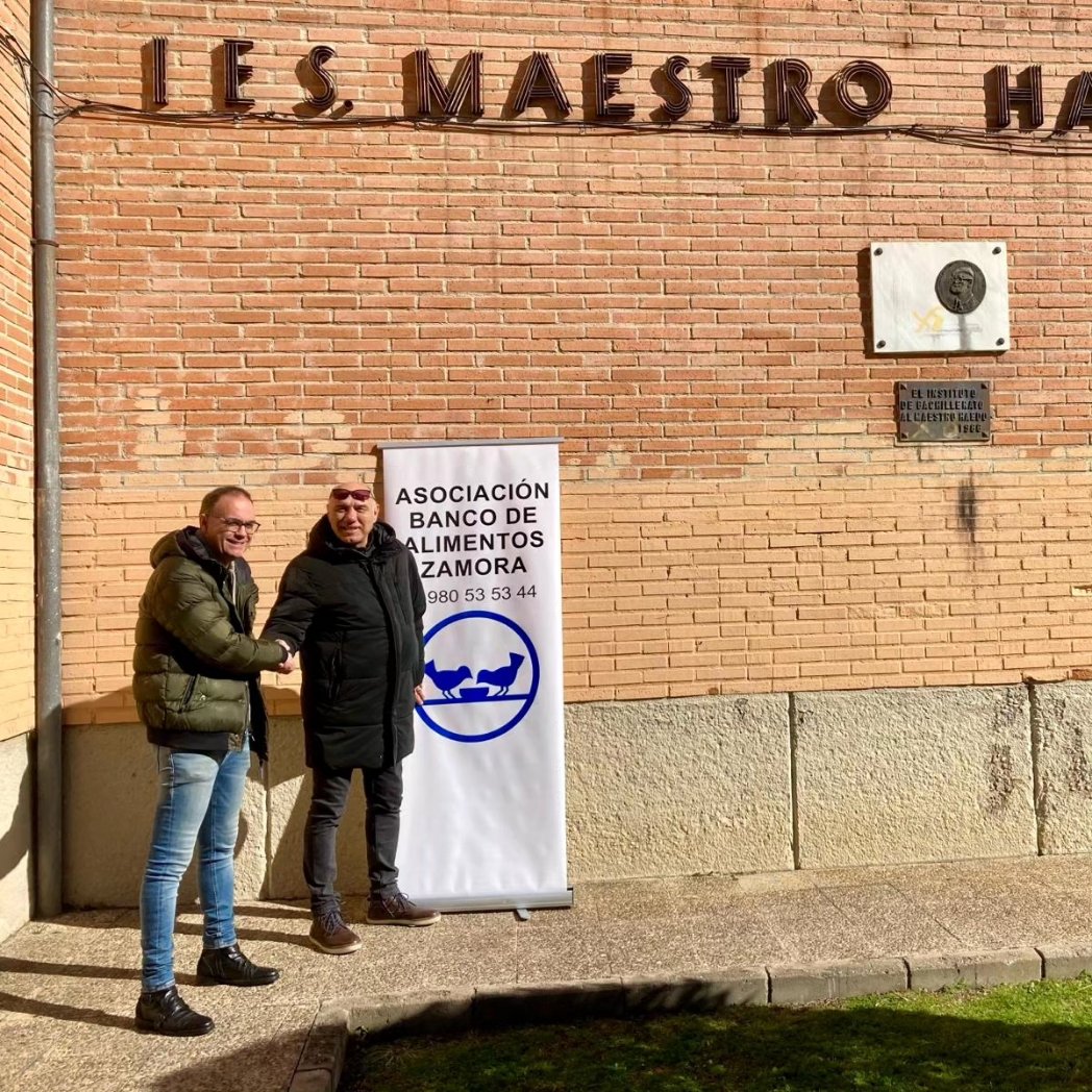 IESMHzamora's tweet image. Muy orgullosos de la generosidad de nuestr@s alumnos de 2° ESO del #programabilingue , que con su esfuerzo en el proyecto #jabonessolidarios han donado 260€ íntegramente a @fesbal_org .
Gracias a la comunidad educativa del @IESMHzamora por hacerlo posible
#pieescuelassaludables