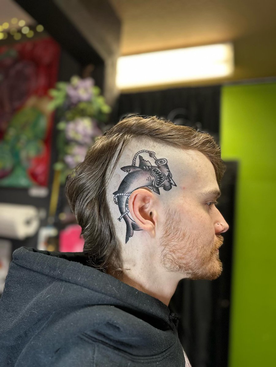 ThursdayHF's tweet image. coolest guy you know