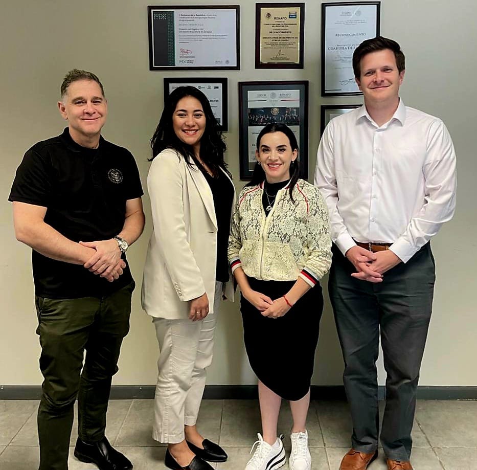 RcivilCoahuila's tweet photo. El día de hoy, el Consulado de Estados Unidos de Nuevo Laredo, visitó las instalaciones de la Dirección del Registro Civil Coahuila, a fin de conocer su manejo y generar sinergia entre las instituciones, y así, originar efectos en beneficio de los usuarios de ambos servicios. https://t.co/D2GzqPhQJb