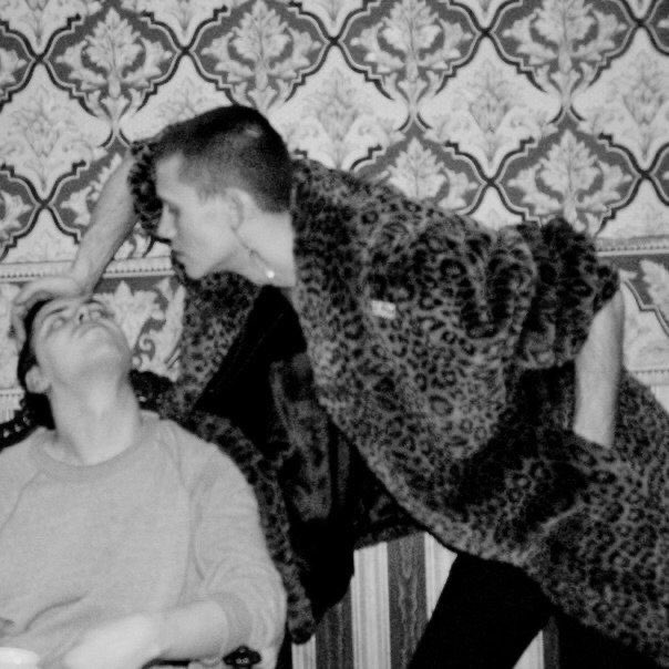 ㅤ
ㅤ
ne laisses pas le remord
moi je ne t'en veux pas
je me protège le corps

ㅤ