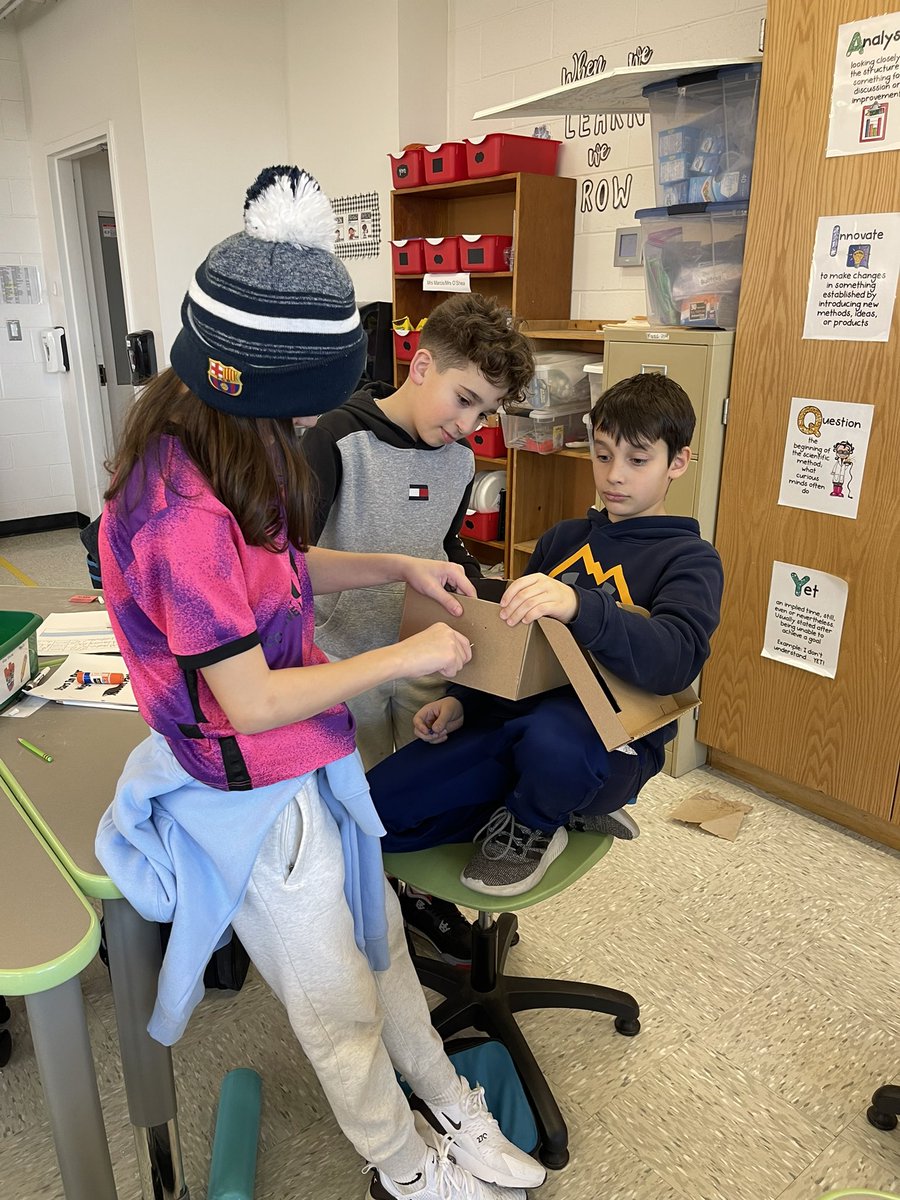 MrsSiebenChris's tweet photo. Day 1 in the STEM lab- Stars in Our Night Sky🌌⭐️@MDzSabatini  @CBS_Bethpage #WeAreBethpage https://t.co/xnBdXC6Z8W