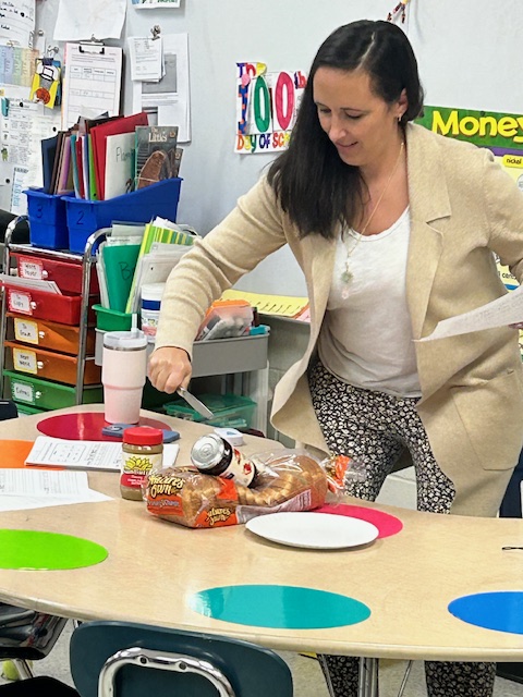 Raymond_Elem's tweet photo. 2nd Graders teaching Mrs. Fidler how to make a sandwich! Were they successful? A great way to kick off their explanatory writing unit! #MEVSD #PTMB https://t.co/4t1Un5UD5s