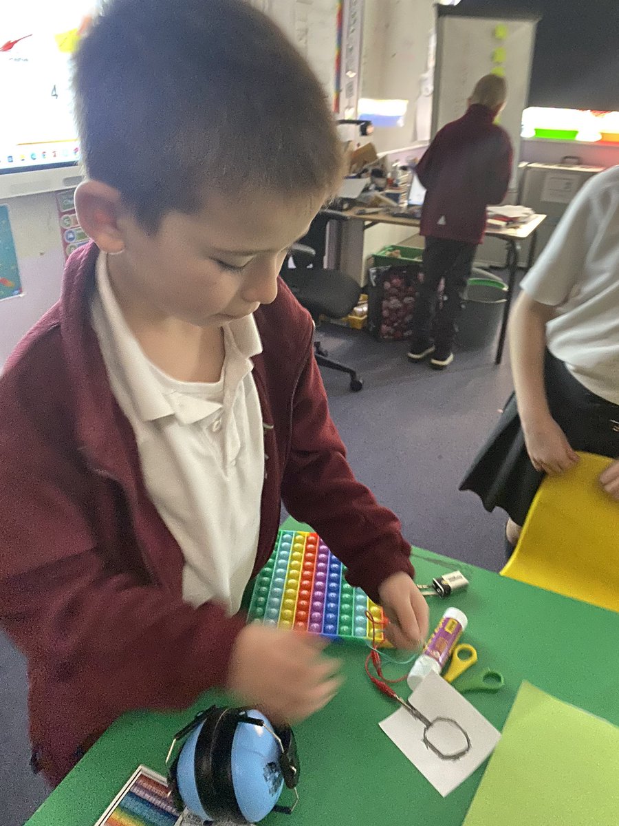 We used a pencil today to make a graphite circuit using two wires, a 9v battery, 4B pencil and an Led light 👍