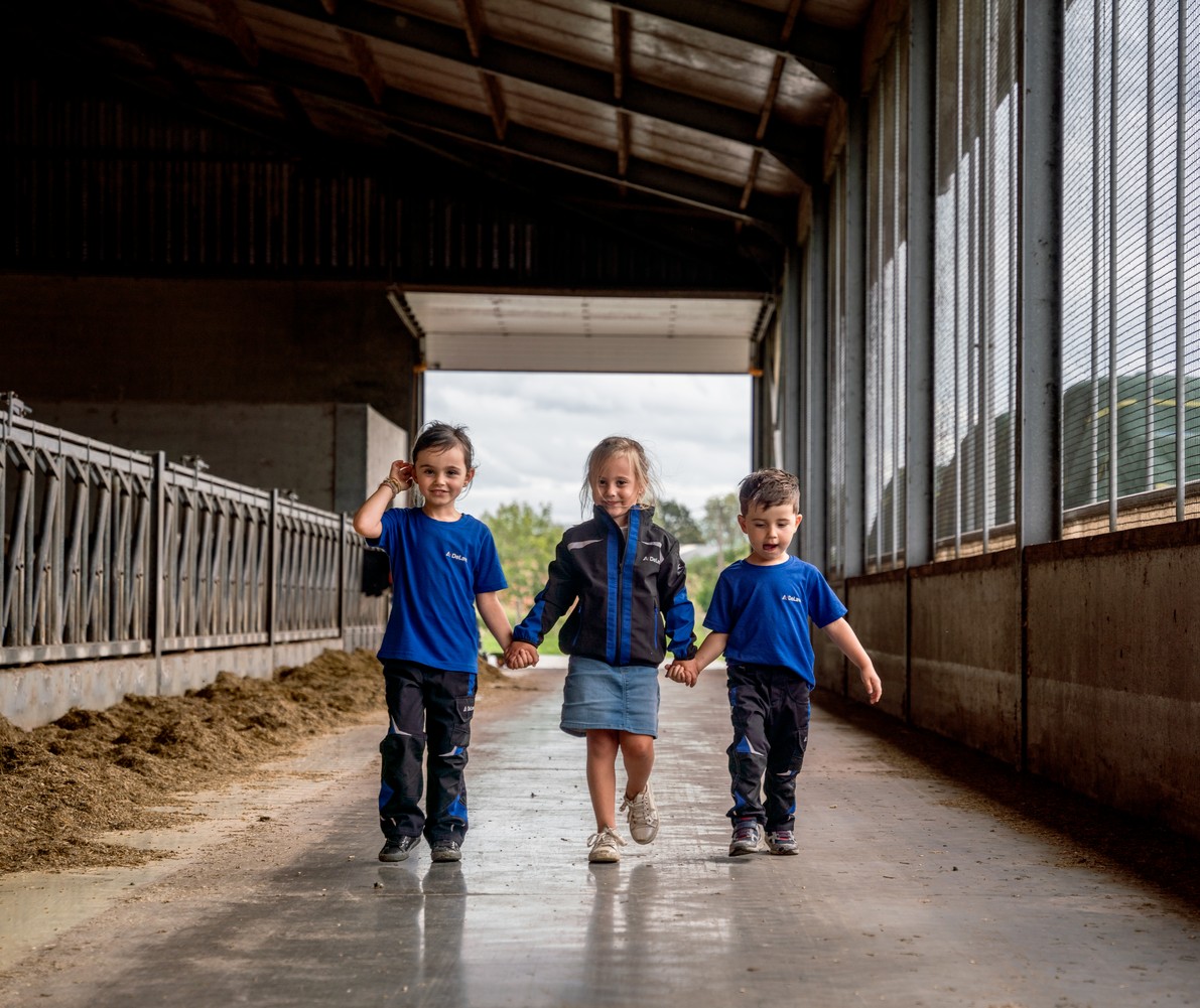 DeLaval 👏 has 👏 kids 👏 clothing 👏 

Dress your little farmers accordingly, talk to your local dealership about our assortment of kids clothing today! #welivemilk