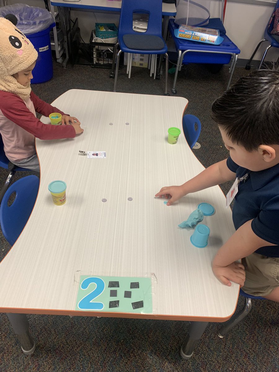Ms. Zavala (@msmzavala) on Twitter photo After reading “Las empanadas que hacia la abuela” our class got to make their own empanadas!!! <a href="/LivelyEagles/">Lively Elementary</a> After reading “Las empanadas que hacia la abuela” our class got to make their own empanadas!!! <a href="/LivelyEagles/">Lively Elementary</a>
