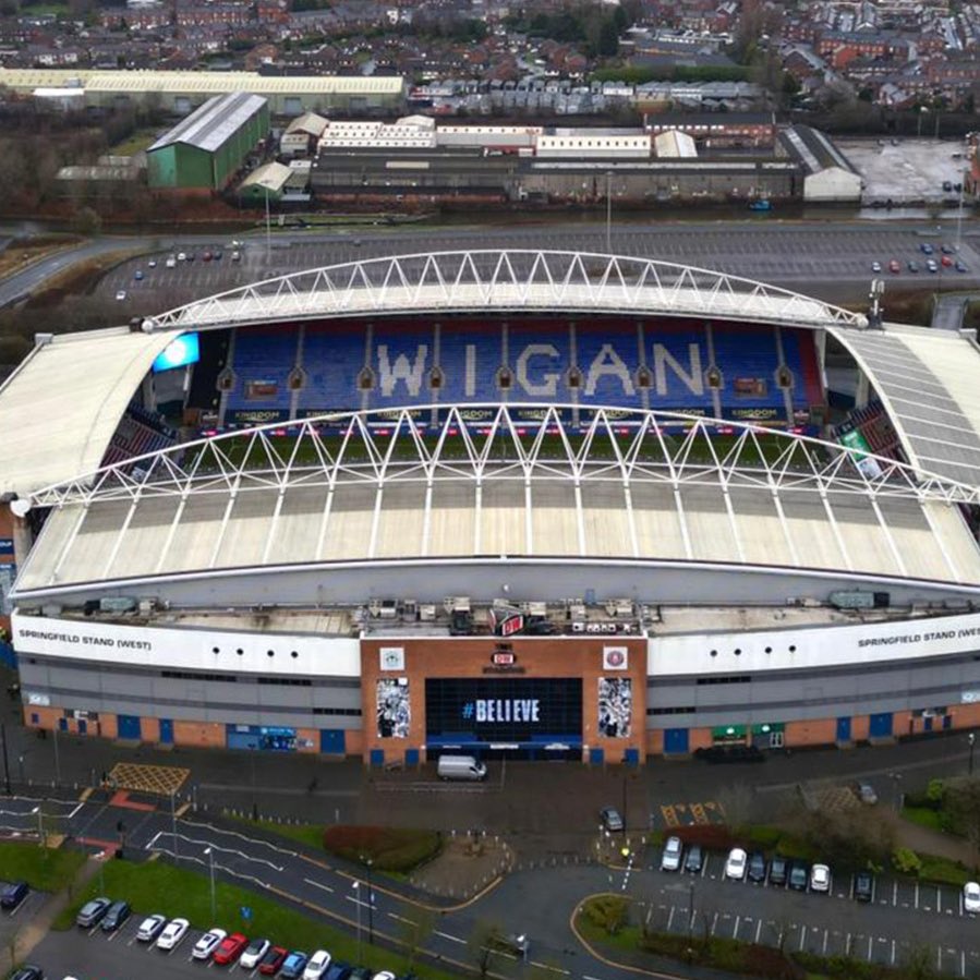 ⏰ DELAYED KICK-OFF! Due to heavy traffic and to allow the safe entry of supporters inside the DW Stadium, kick-off has been delayed until 8:15pm. #bwfc