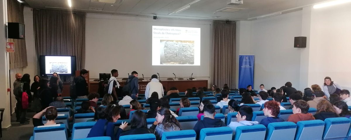 Alumnes nostres de 2n batx van competir a nivell de Catalunya a les Olimpiades de geologia. La bona notícia és que Eric Petit va quedar el primer de les 3 seus de BCN i el segon classificat va ser  Julian Eguia. Els 2 passen a la fase nacional.