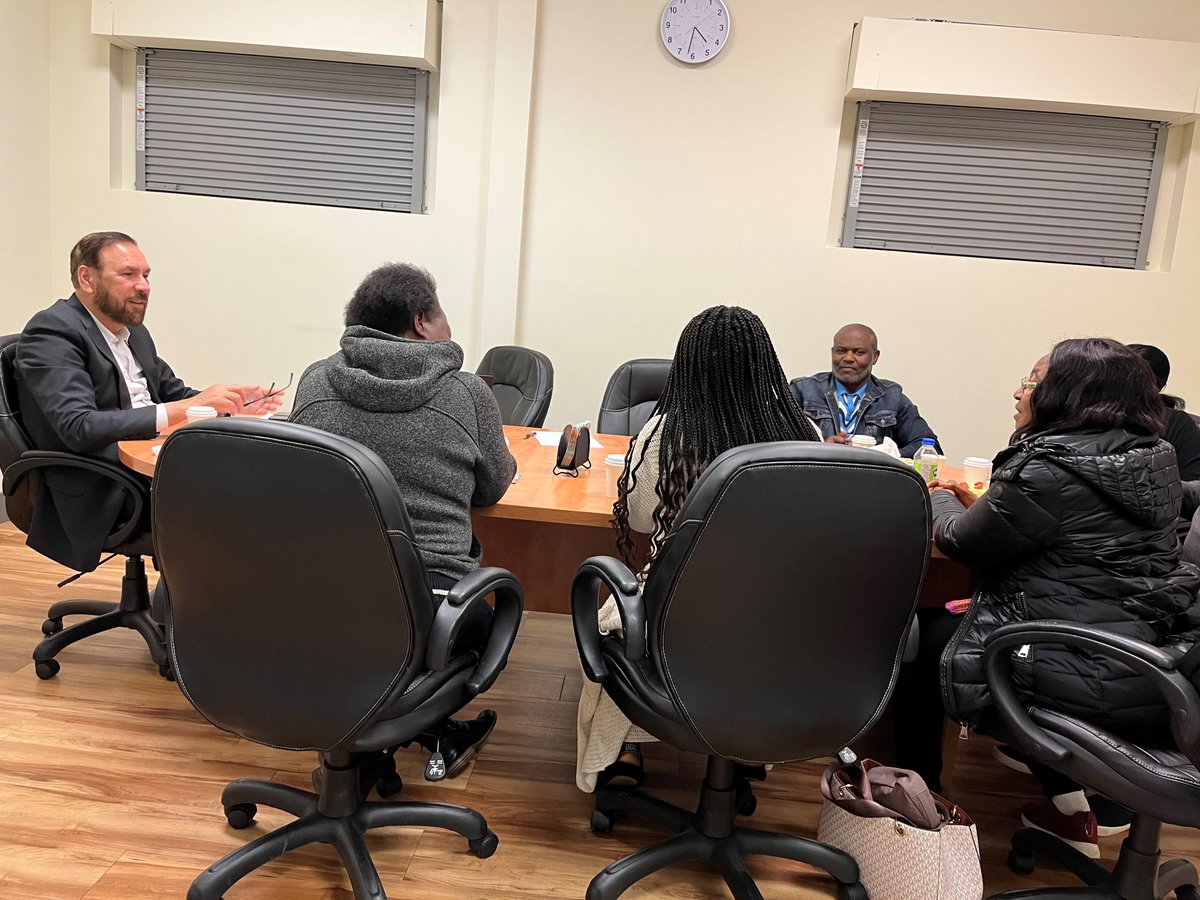 JagrupBrar1's tweet photo. Grateful for the insightful discussion with members of African Women's Empowerment Society at my office. Inspired by their dedication to uplifting women and girls, empowering them to become independent.
#womenempowement #fleetwood #fbia #FCA #TogetherWeRise #BlackHistory https://t.co/bRLJsWHwYf