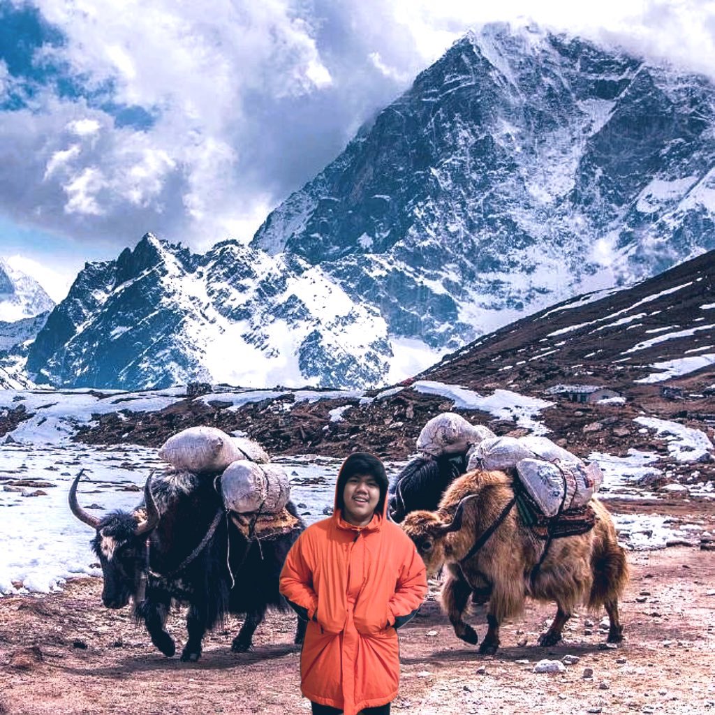 ugaenang's tweet image. akhir akhir ini lagi hobi naik gunung di berbagai belahan dunia 
#hobinaikgunung
#pecintaalam
#mapala
#everest
#himalaya