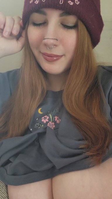 How's your day ♡ https://t.co/c9uSD6X8gM