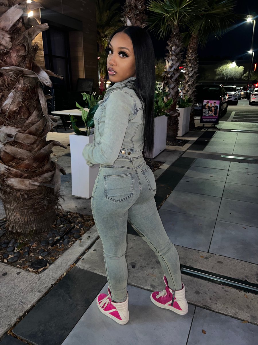 Natural bitch ain’t got no BBL🫵🏽