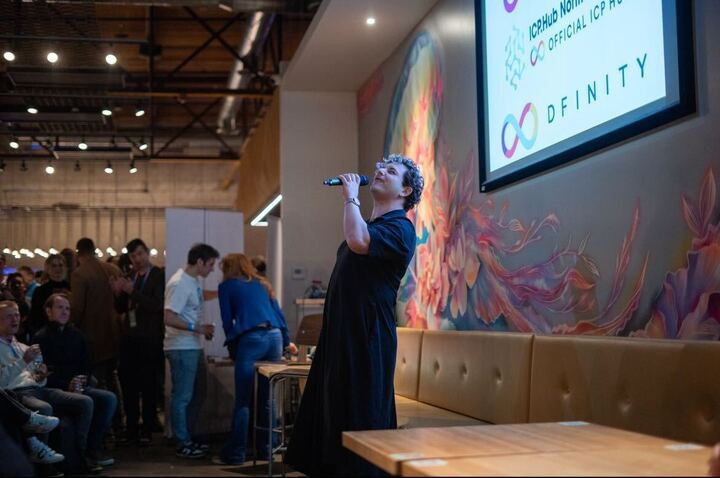 DFINITY Foundation tweet media